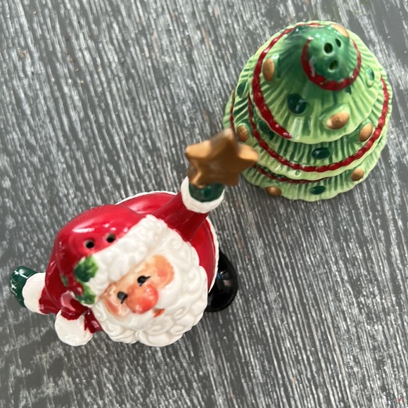 Fitz & Floyd Santa & Tree Salt and Pepper Shakers - Picture 4 of 6